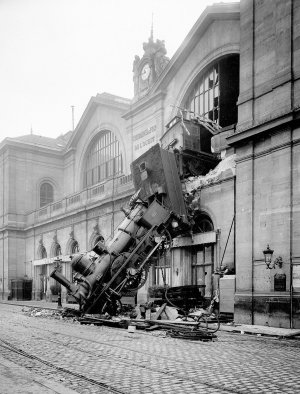 montparnasse-derailment-1895-1 (1).jpg