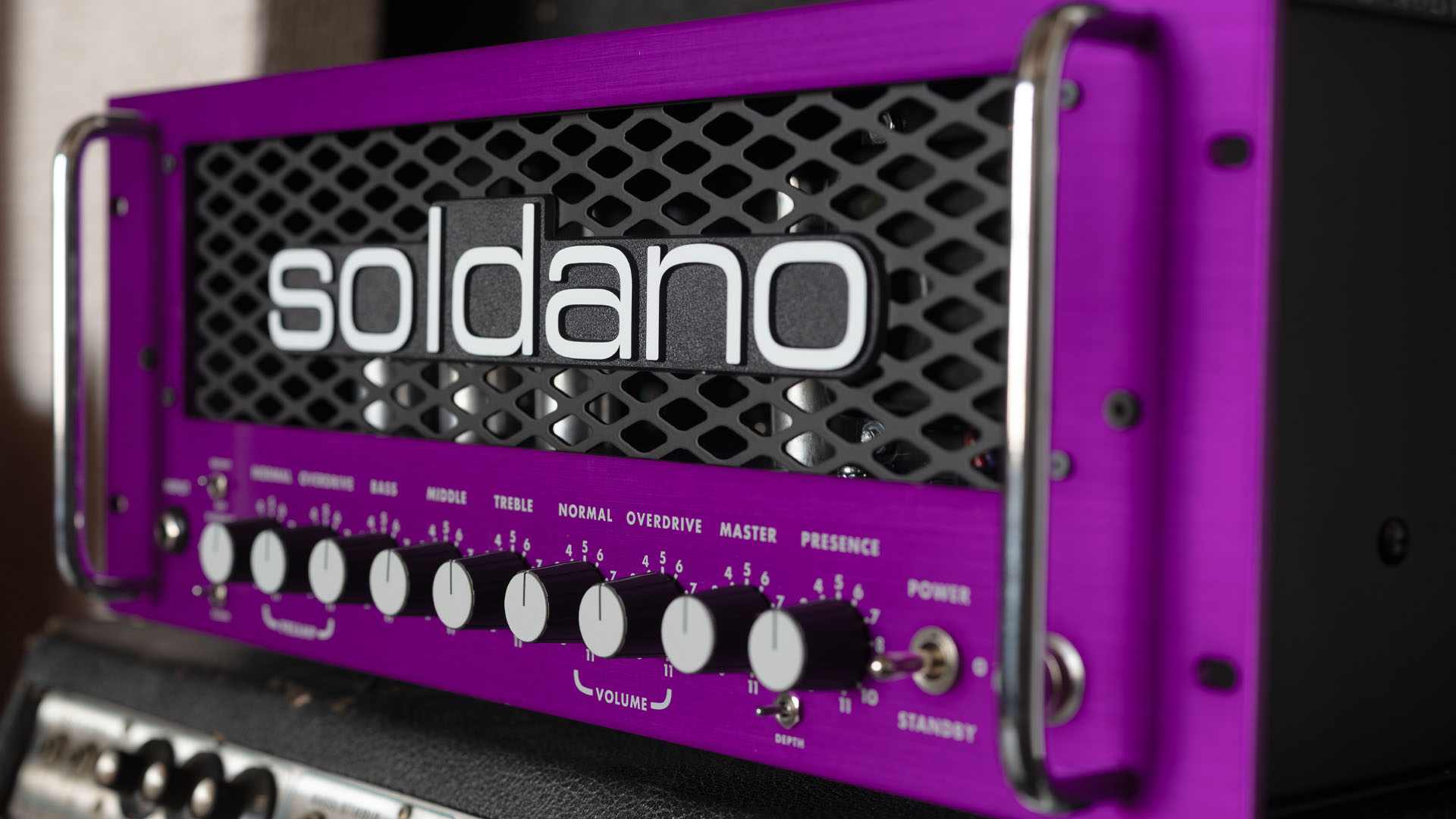 slo-100-rack-lifestyle-3.jpg