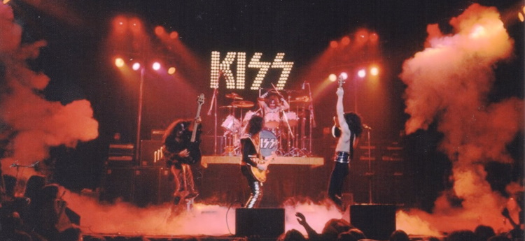 Kiss-Live-New-York-City-21-03-1975.jpg