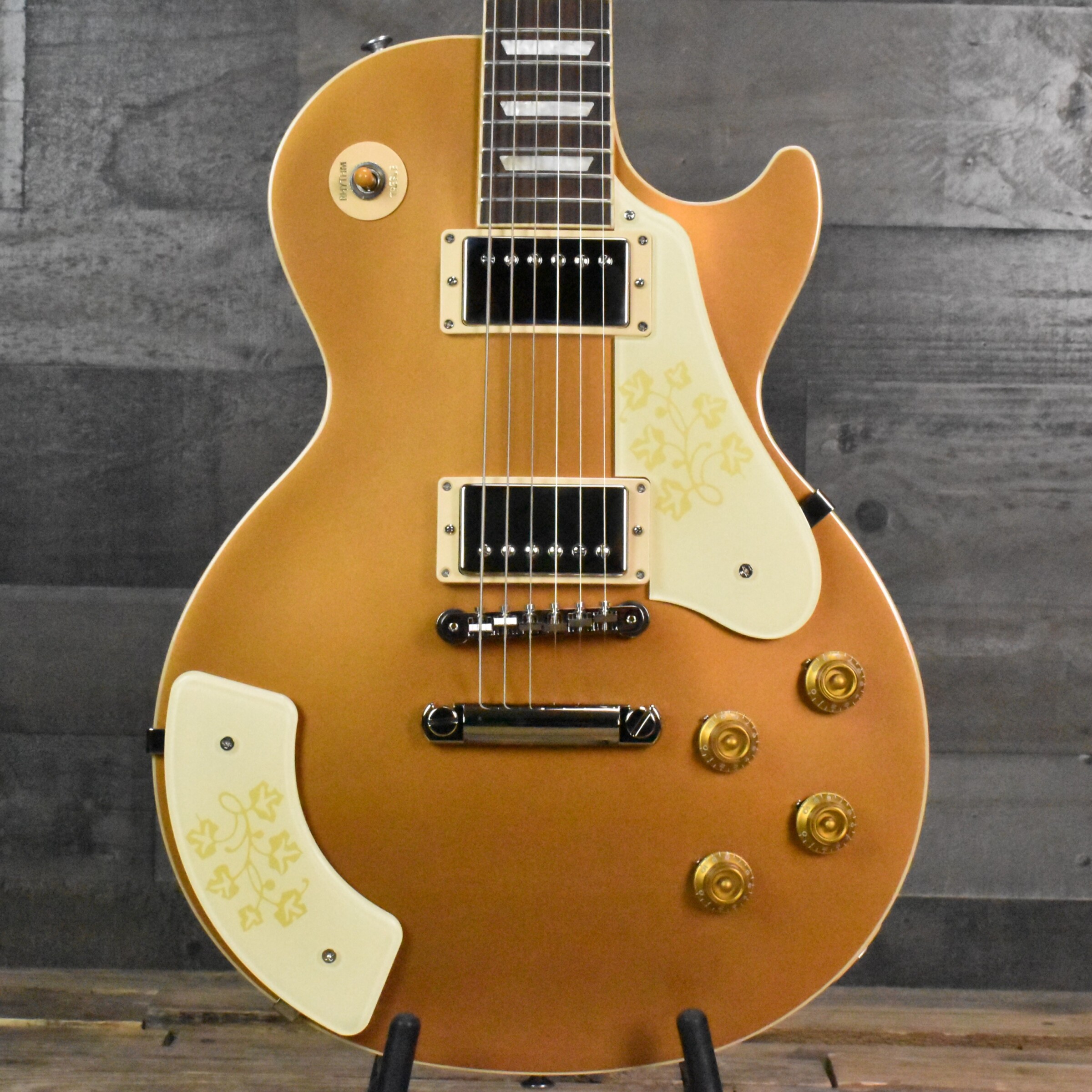 EMB2024NOV12_Gibson_Mary_Ford_Les_Paul_Standard_Gold_Top_Cherry_Back-672d515e60457.jpg