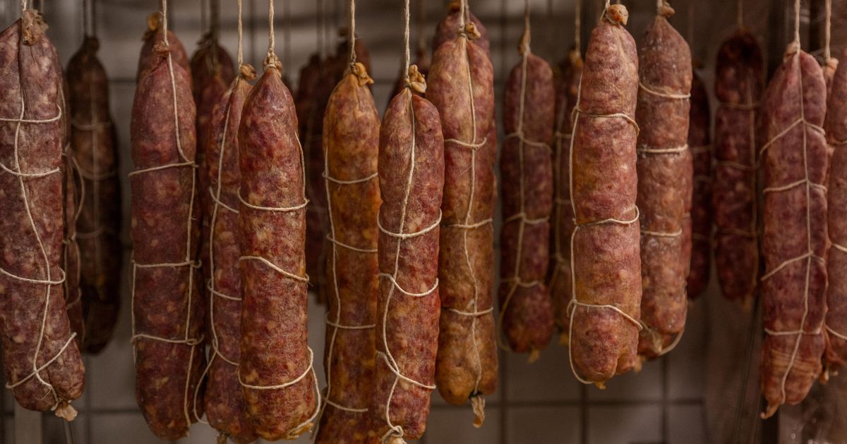 1663071659_tipi-di-salame-la-lista-dei-migliori-salami-in-italia-suddivisi-per-regione_1.jpg